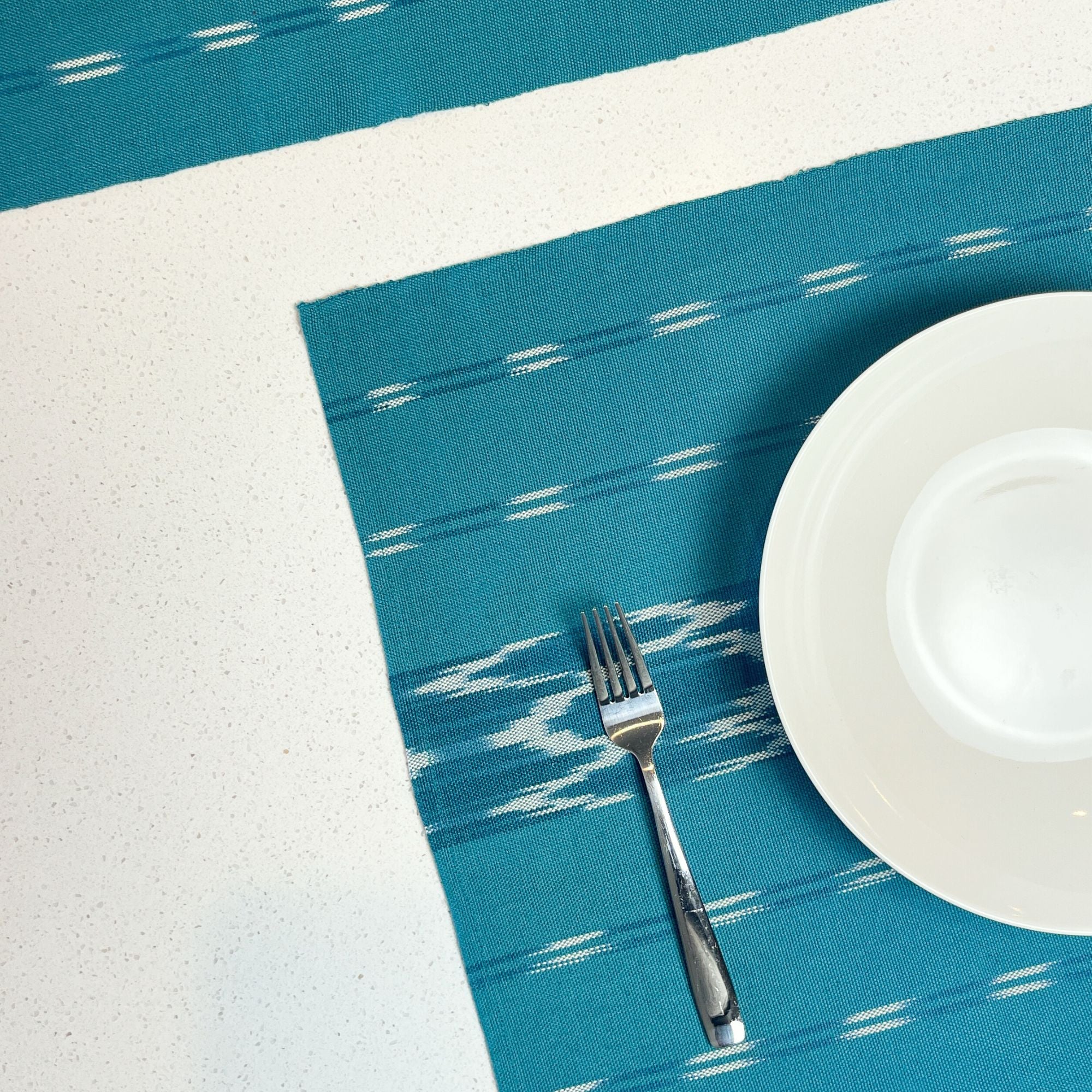 Serpentine Ikat Woven Placemat - Turquoise